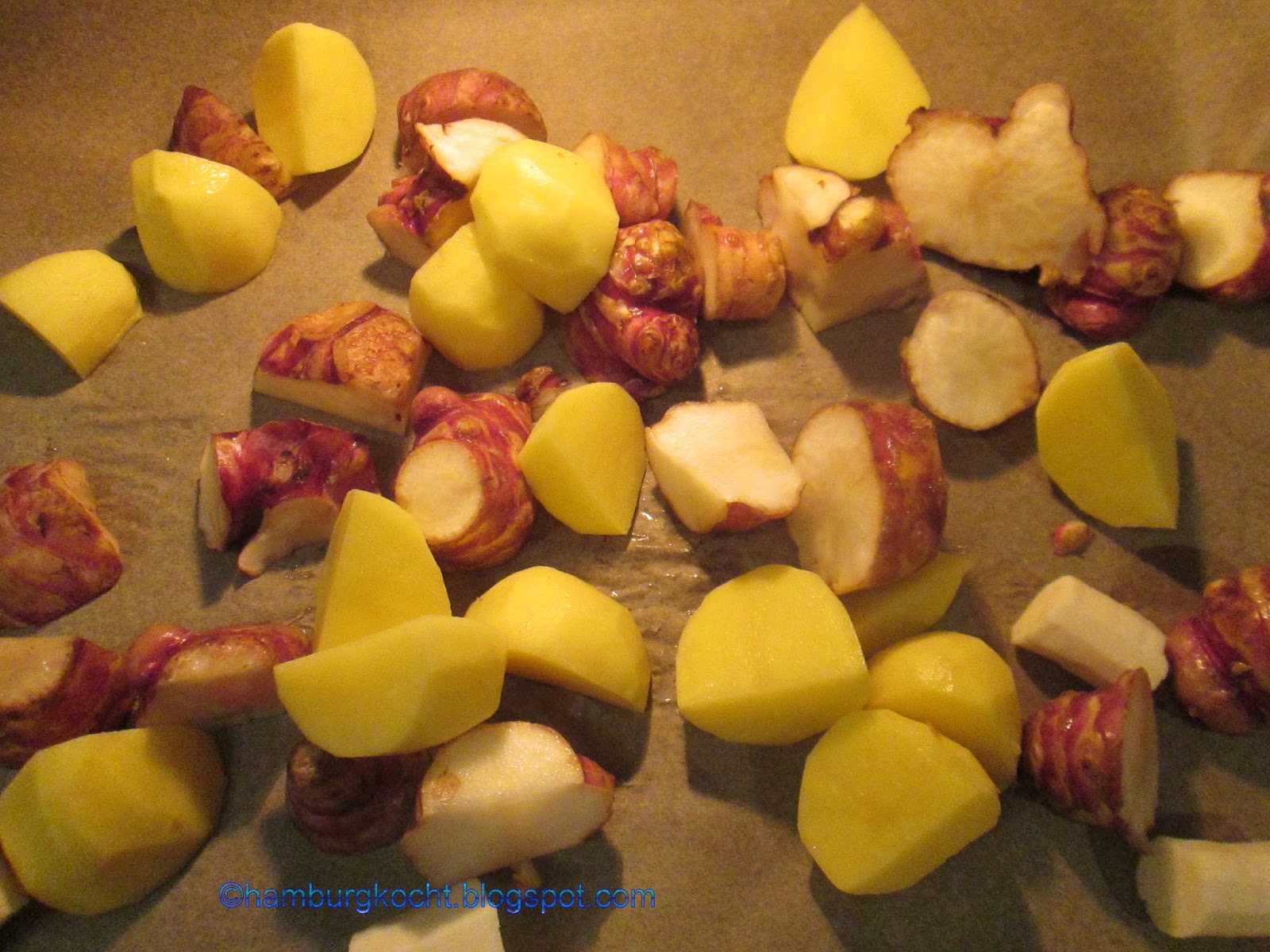 Hamburg kocht!: Gebackene Topinambur-Suppe mit geröstetem Fladenbrot ... Hamburg kocht!: Gebackene Topinambur-Suppe mit geröstetem Fladenbrot ...