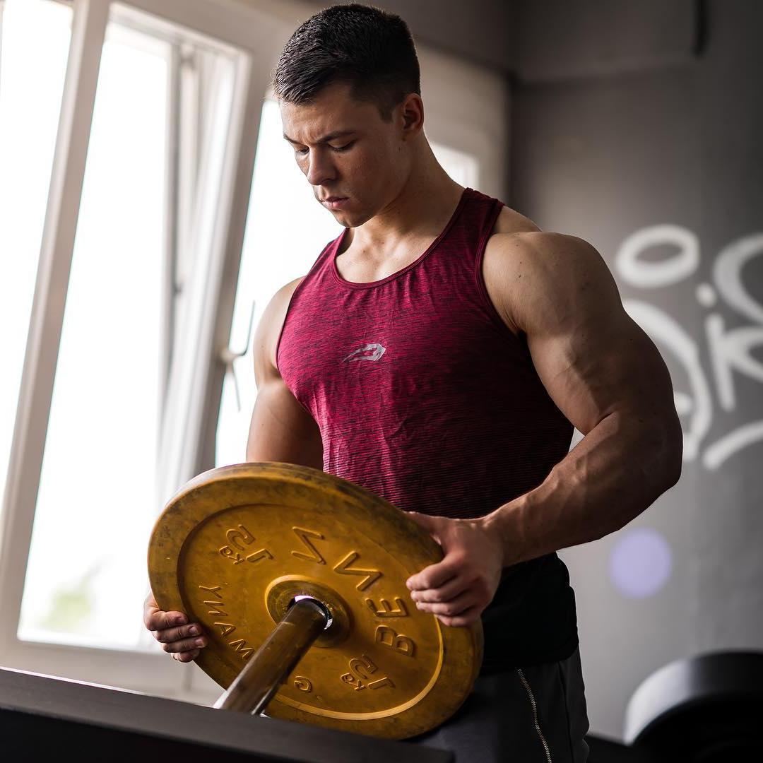 muscle-beast-aldin-alijagic-sexy-gym-bro-huge-biceps-workout