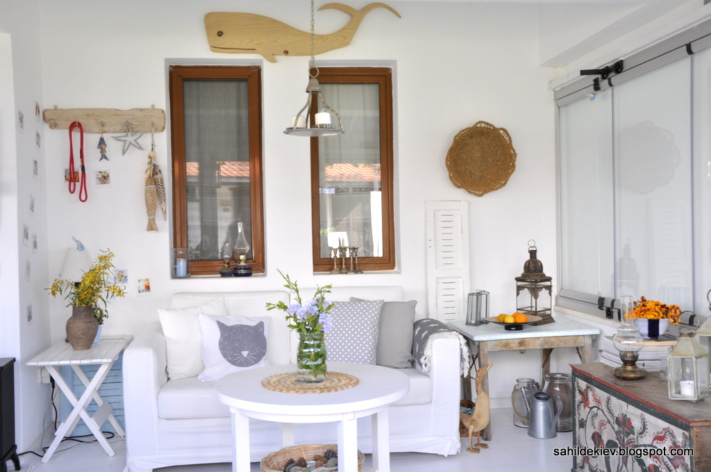 Sahildeki Ev PVC pencereler de boyandı..