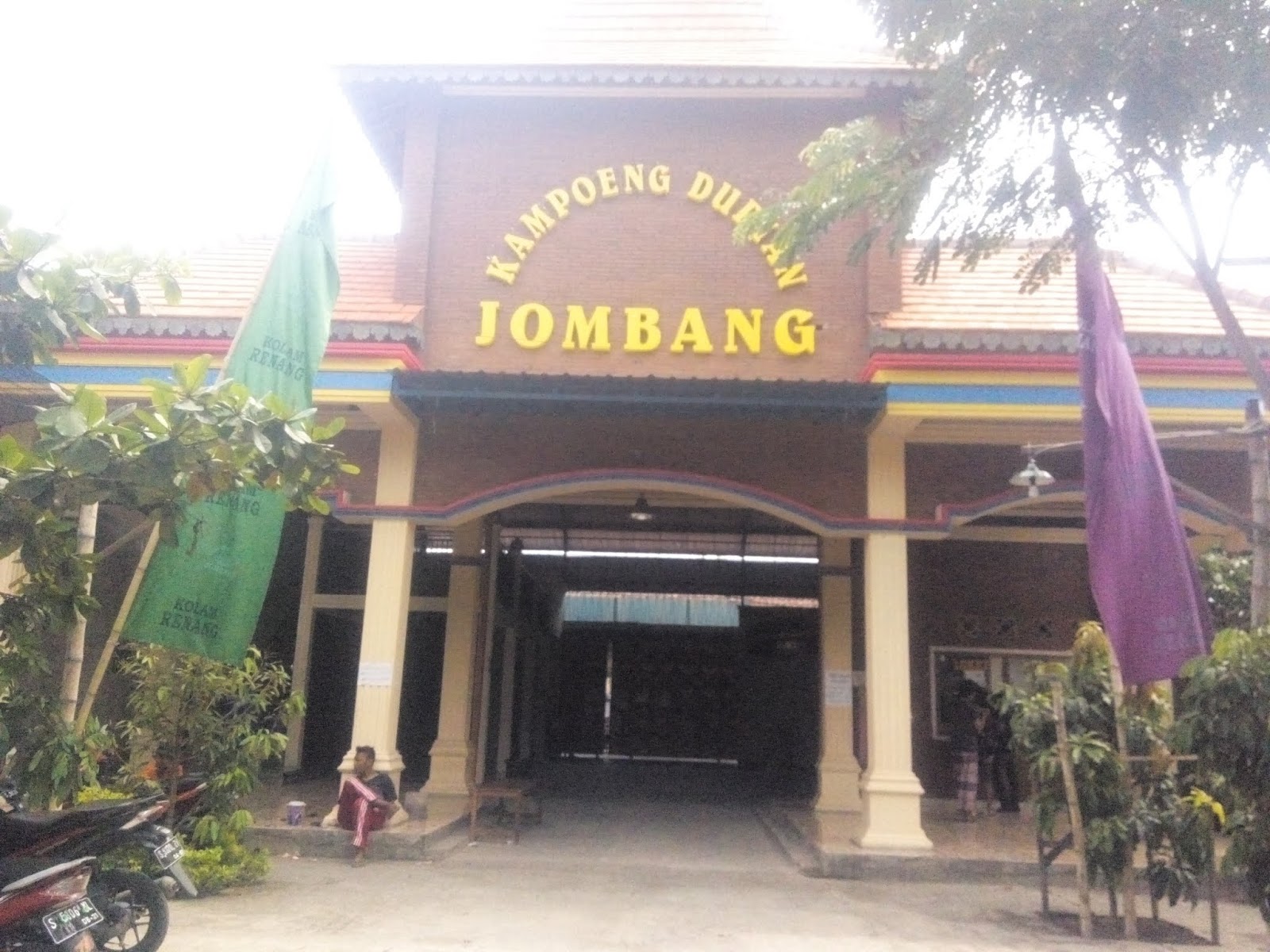 Lokasi Dan Harga Tiket Masuk Wisata Kolam Renang Kampoeng ...