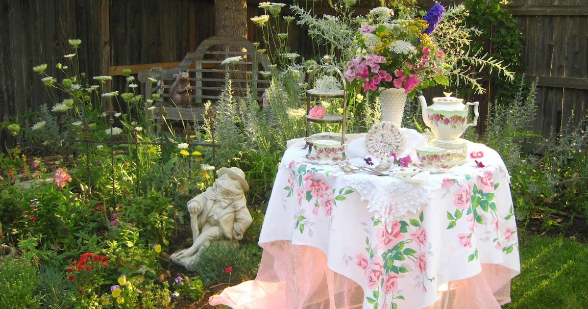 Bernideen's Tea Time, Cottage and Garden TEA IN THE GARDEN