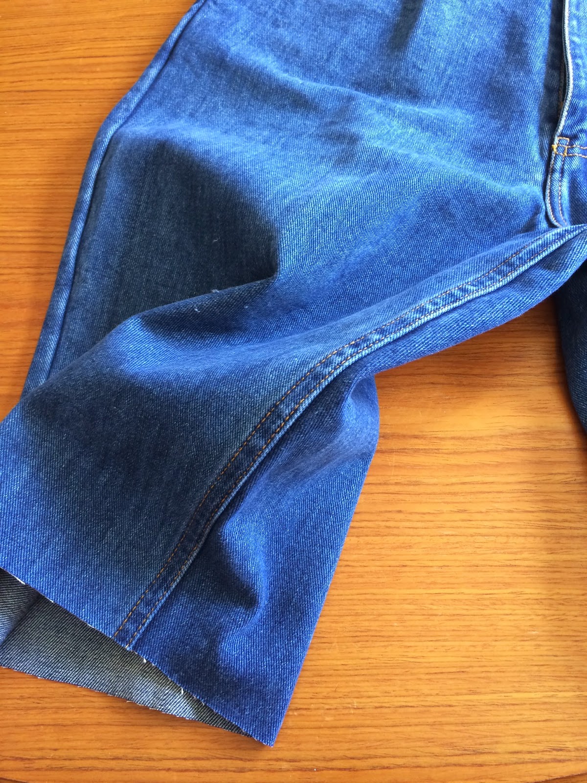 Sewing the 60s: Tutorial: Mum Jeans turned tube skirt