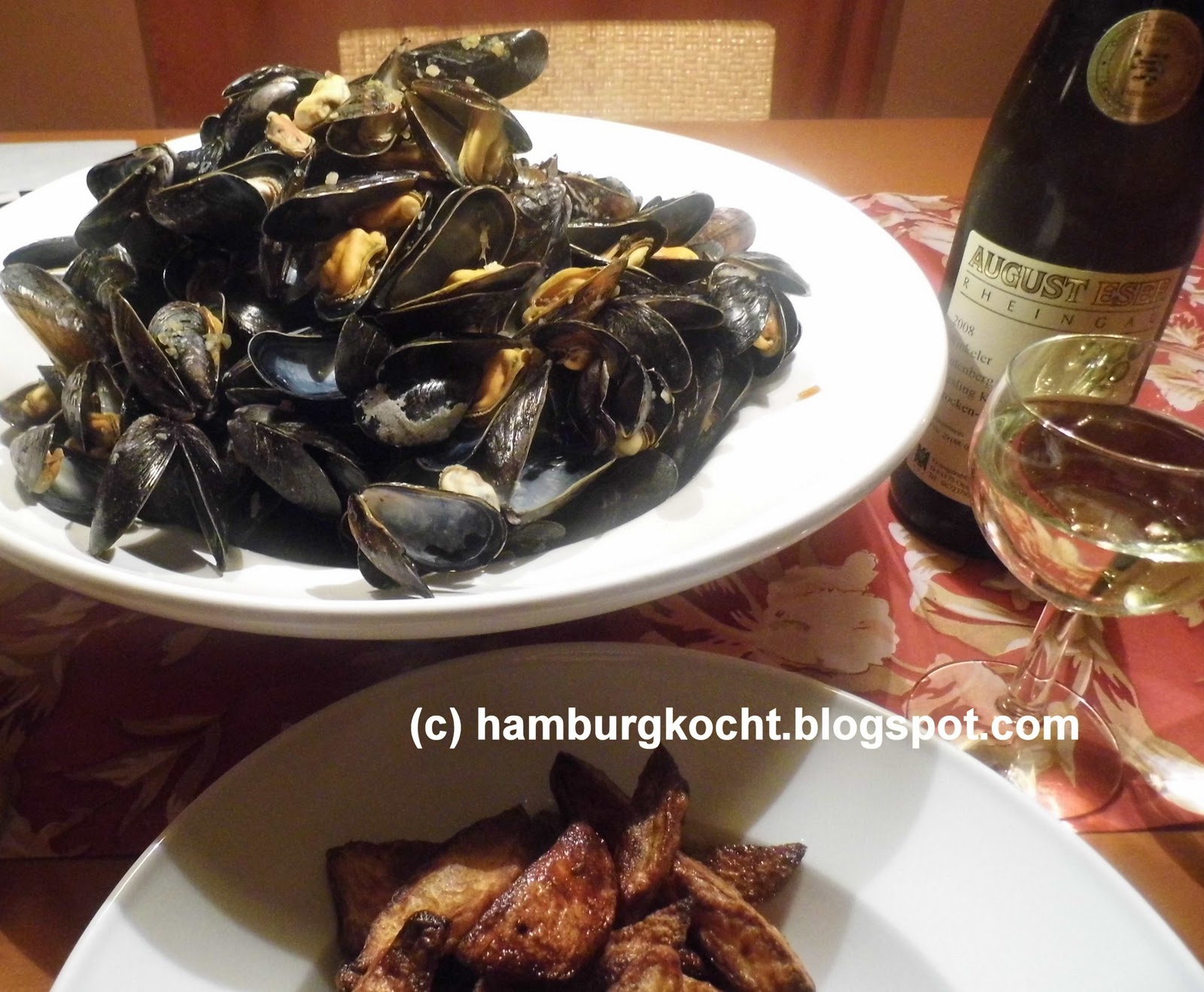 Hamburg kocht! Perfektes Sonntagsessen Muscheln, Fritten mit Maca und Riesling Hamburg kocht! Perfektes Sonntagsessen Muscheln, Fritten mit Maca und Riesling