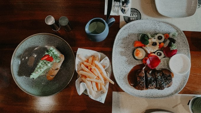 Mencicipi Australian Ribeye di Cutt & Grill Senopati