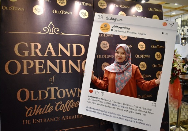 grand opening oldtown white coffee cafe de entrance arkadia green park jakarta indonesia review kuliner kopi makanan peranakan malaysia nurul sufitri mom lifestyle blogger