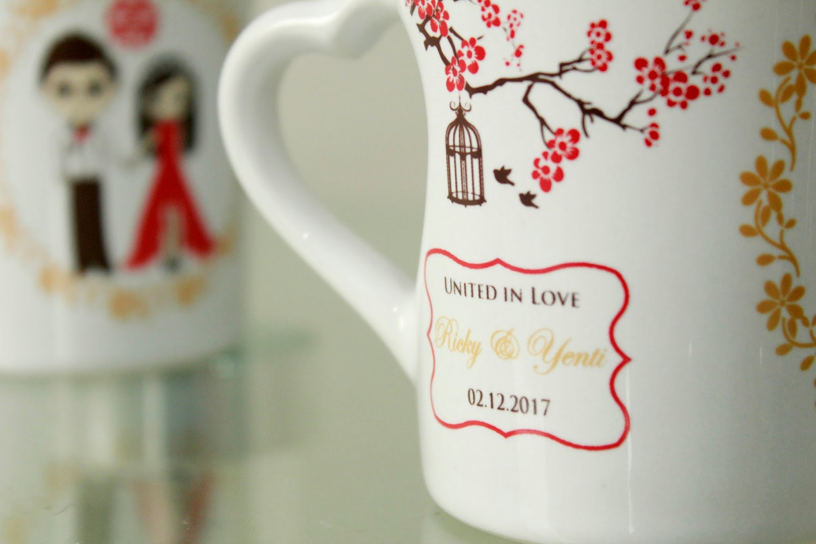 Cari souvenir elegan untuk reuni , perpisahan , ulang tahun , dan