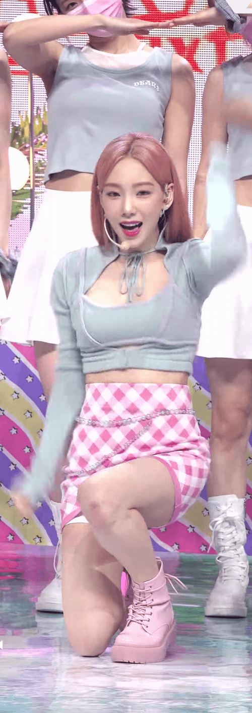 시선 끄는 태연