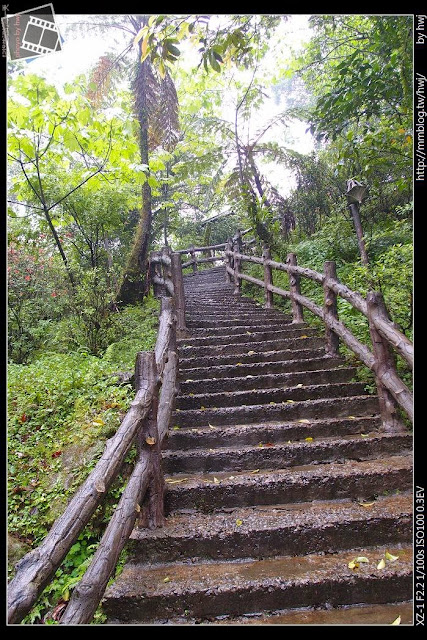 2013-04-12 基隆二日遊(3)十分瀑布-台灣的尼加拉大瀑布_回程往上走！                                   