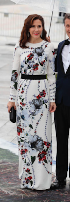 Robe Erdem / minaudière Sergio Rossi