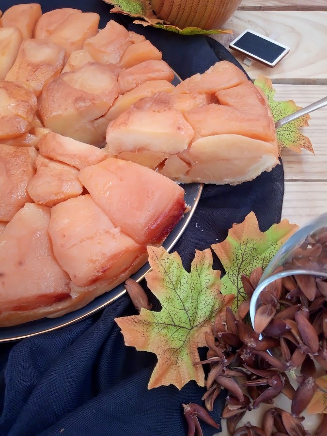Tarta tatín de membrillo postre otoño dulce sencillo fácil fruta cuca canela con horno caramelo