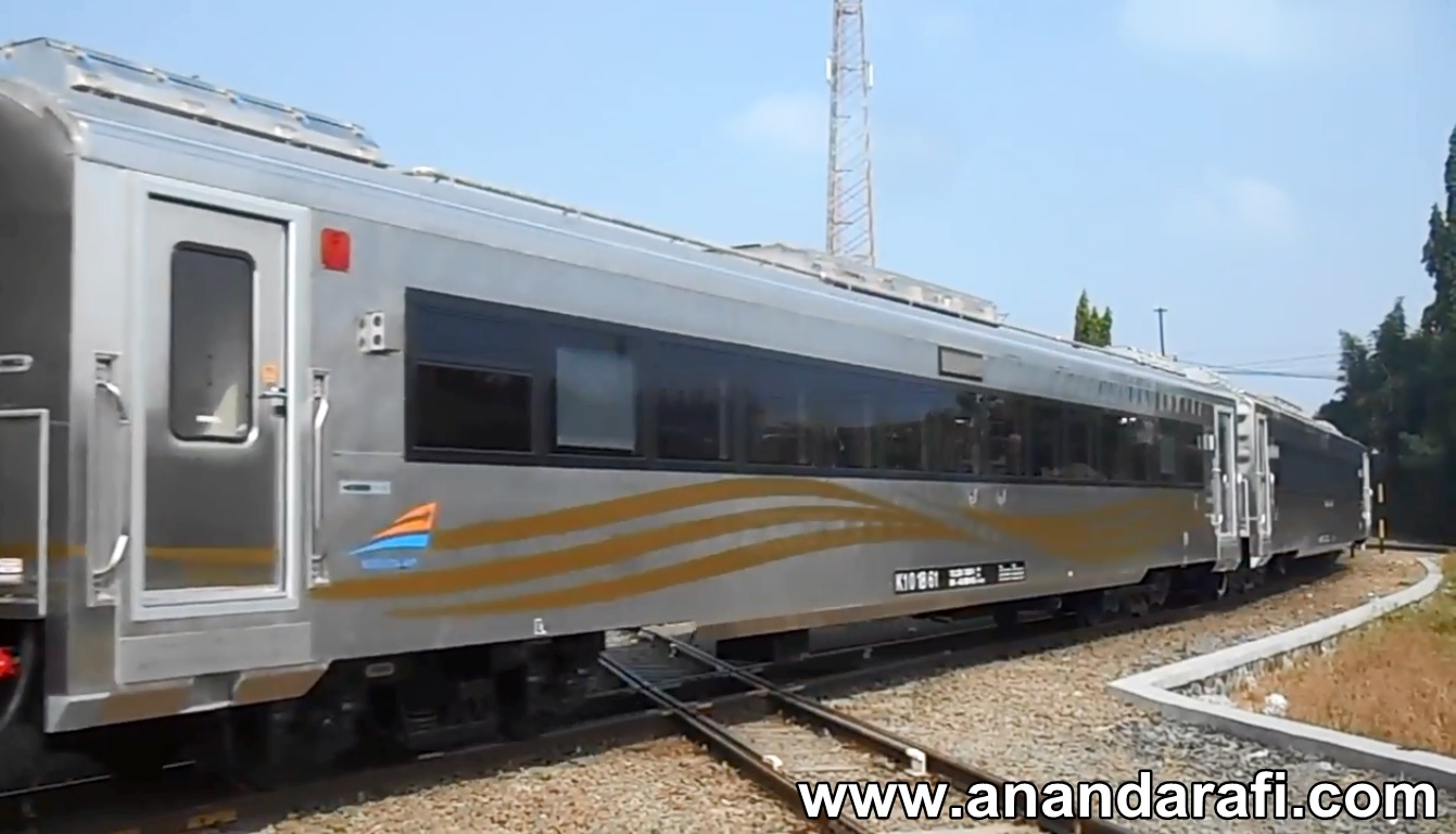 Kereta Api Sleeper Indonesia - Ananda Rafi