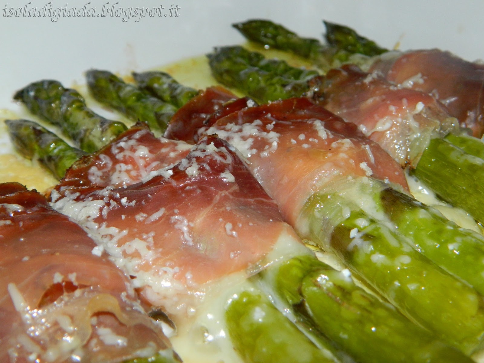 involtino di asparagi e speck