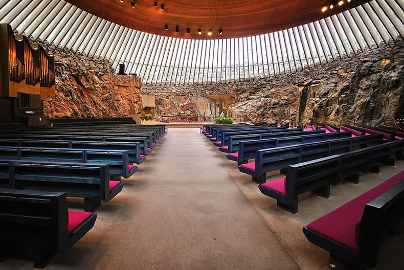 La iglesia “con forma de platillo volador” de Temppeliaukio Finlandia