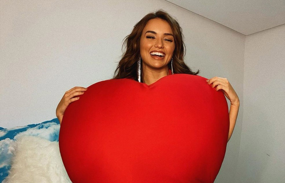 Walcyr Carrasco nega que convidou Rafa Kalimann para Verdades Secretas 2.