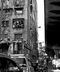 street, streetphotography, monochrome, black and white weekend, building, bridge, flyover, people, handcart, wheelchair, cars, mumbai, incredible india