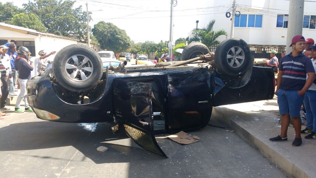 (Imagenes)Asombroso accidente en la mañana de hoy.