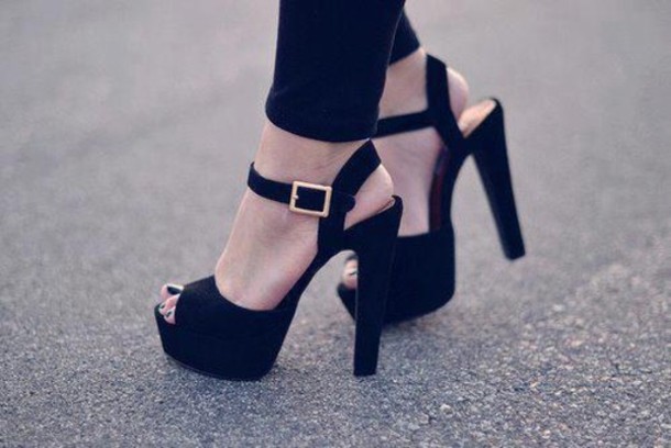 stylish fashion sandals and high heals for girls :Display pics | Awesome dp