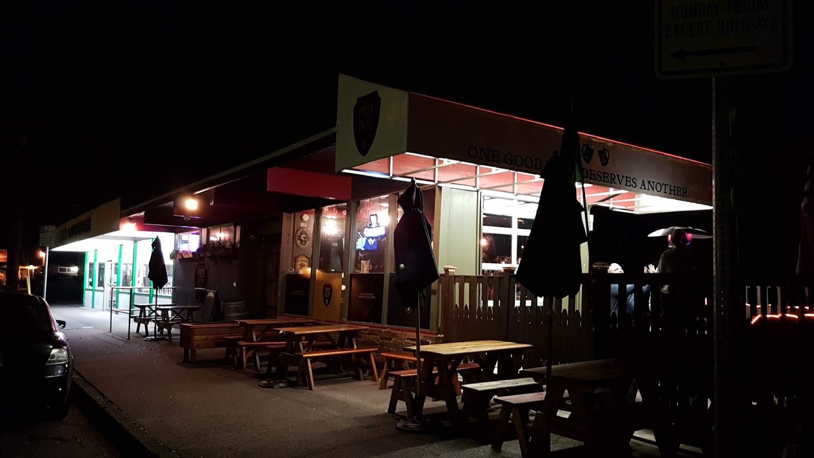 Jeeps Pubs Taverns and Bars Pint Pot Publichouse (Eugene, Oregon U.S.A)