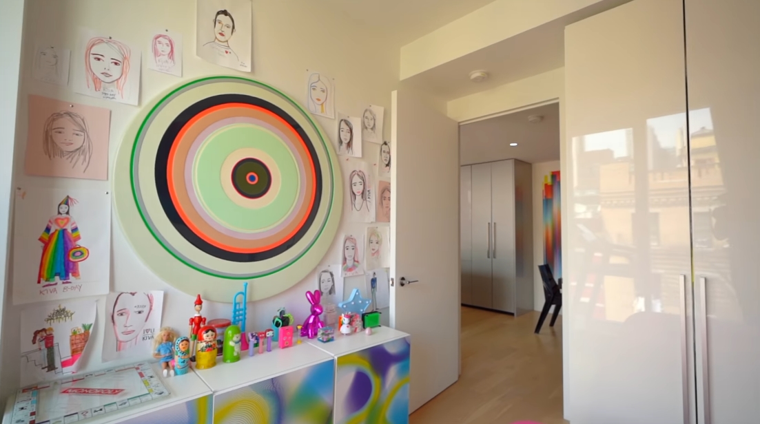 27 Interior Design Photos vs. Karim Rashid's NYC Luxury Penthouse Tour