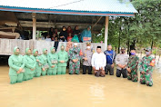 Peduli Terhadap Korban Banjir, Dandim 0103/Aceh Utara Bersama Ketua Persit KCK Cabang XX serahkan Bantuan Sembako