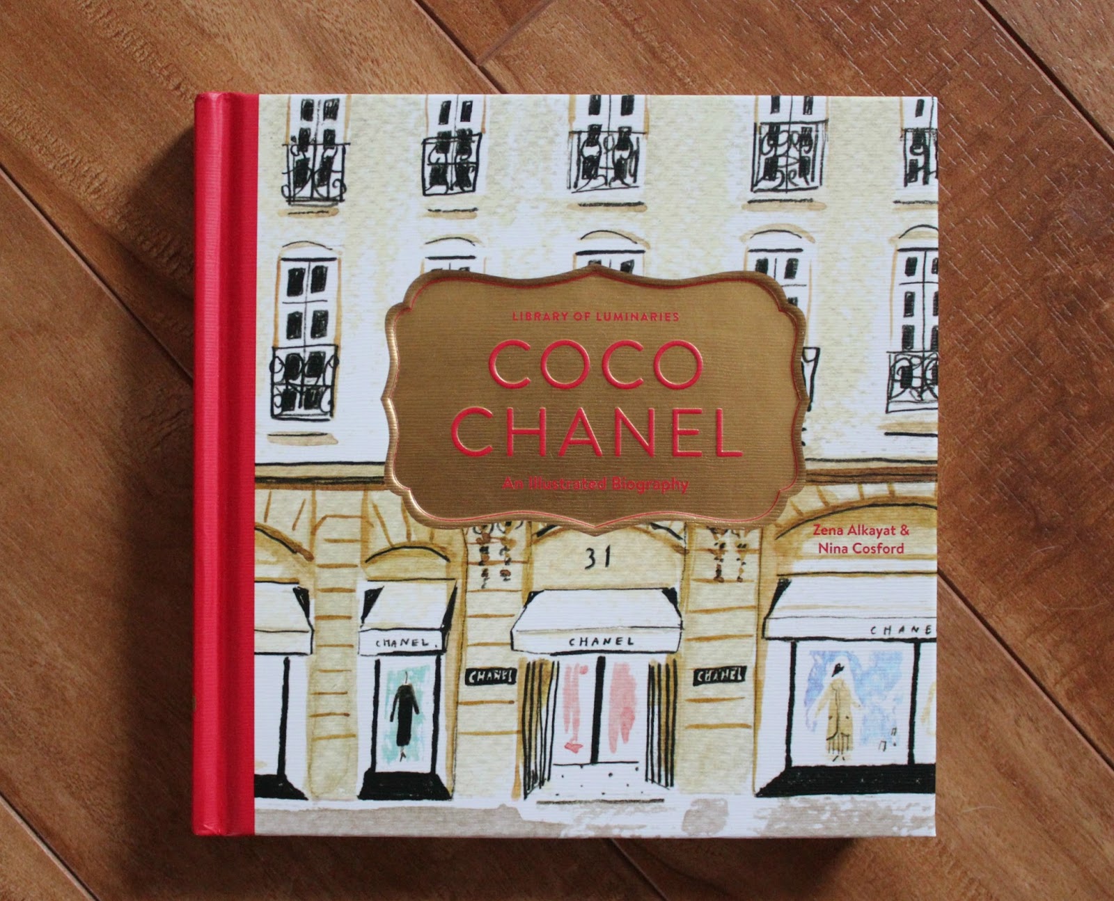 Library of Luminaries: Coco Chanel: An Illustrated Biography: Alkayat,  Zena, Cosford, Nina: 9781452150246: : Books