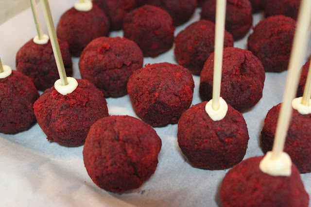 These brilliant red, white, and blue cake pops are easy to make and fun to eat!