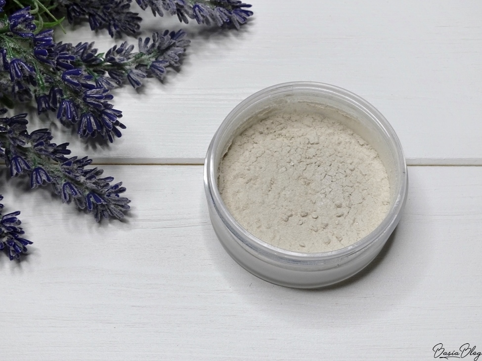 Lily Lolo jedwabny puder sypki Translucent Silk mika 