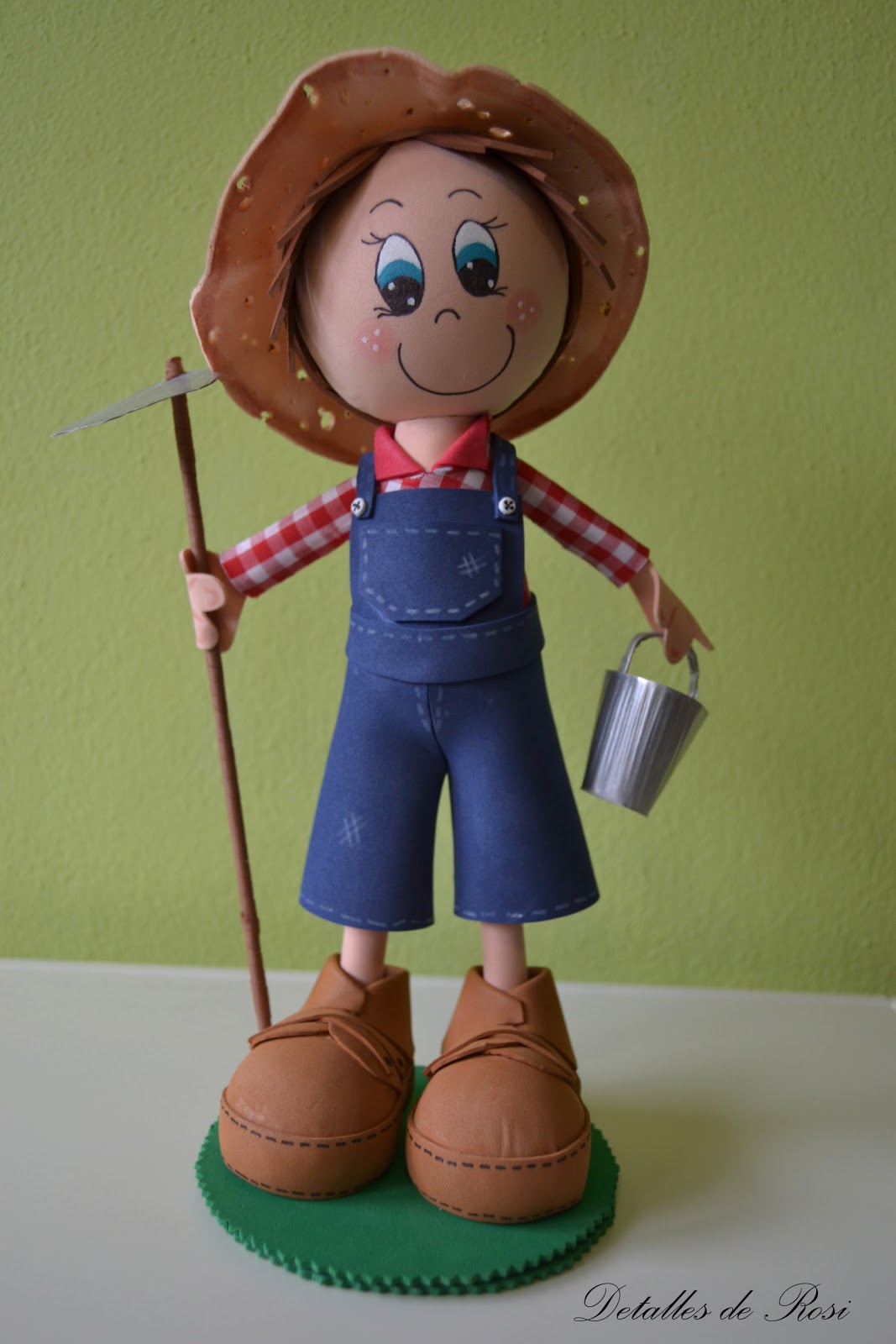 Detalles de Rosi: Fofucho Granjero