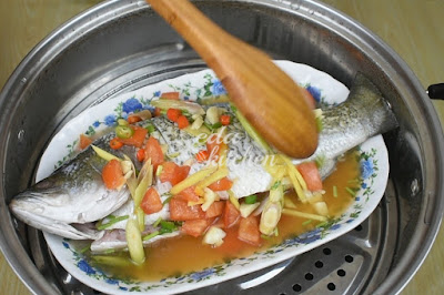 Ikan siakap masak stim siap dikukus
