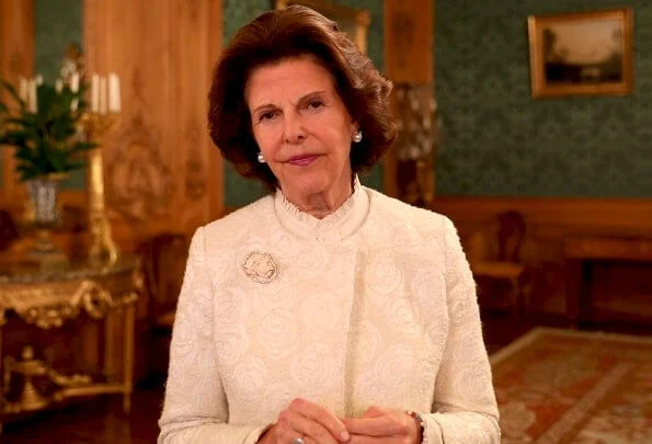 Queen Silvia attended the digital inauguration of Germany's fourth children's home, the Childhood House in Düsseldorf. jacket and brooch