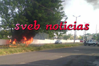 Se incendia vehiculo en unidad habitacional El Coyol en Veracruz. Noticias en tiempo real