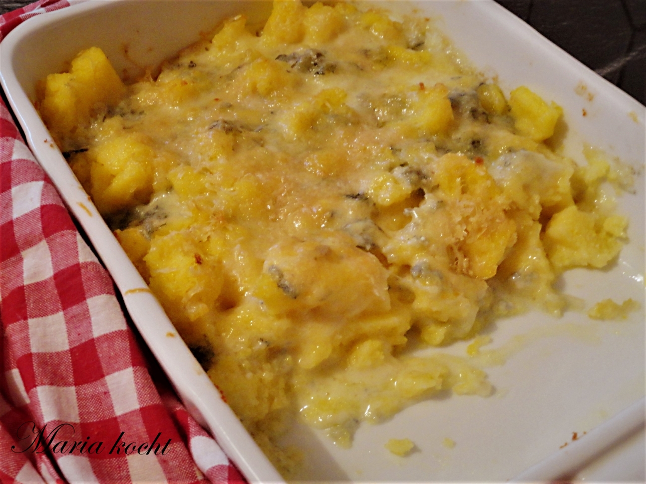 Maria kocht Polenta mit / Sformata di Polenta e