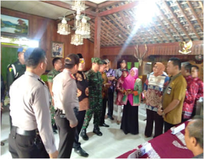 DANDIM DAMPINGI BUPATI SRAGEN CEK KESIAPAN TPS DALAM RANGKA PILGUB JATENG 2018