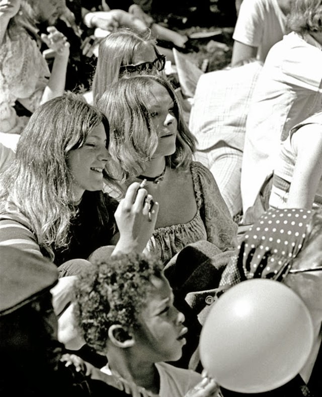The Summer of Love in 1967: Hippie Life as It Happened in Haight - 21
