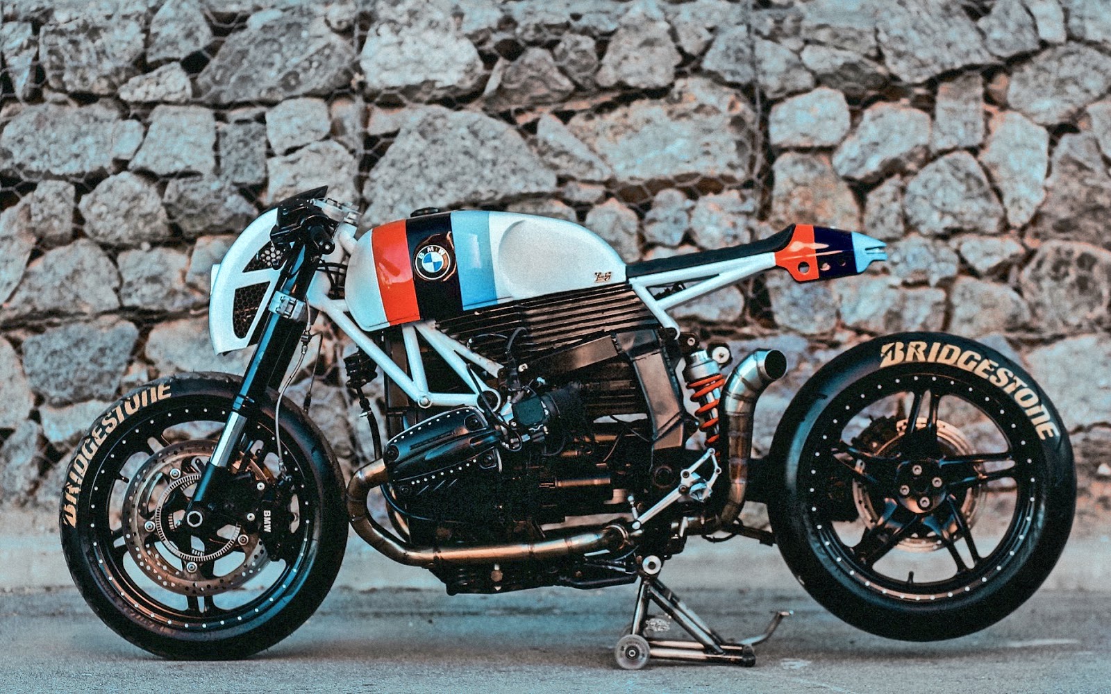 Lucky Bull 77 | Inazuma café racer