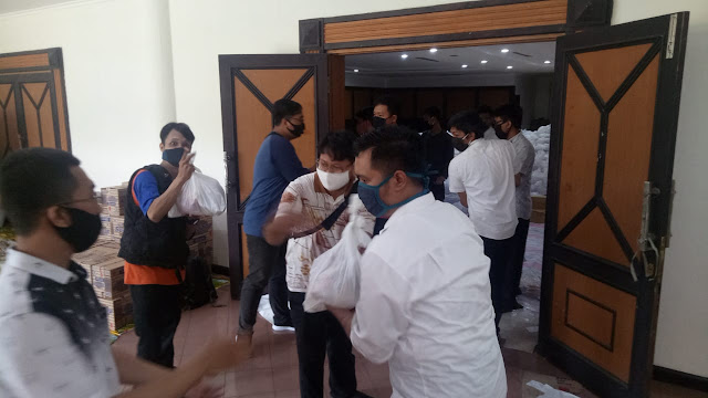 Hari Pertama Diberlakukan PSBB Di Surabaya Untuk Pencegahan Menyebarnya Covid-19 Hari Pertama Diberlakukan PSBB Di Surabaya Untuk Pencegahan Menyebarnya Covid-19