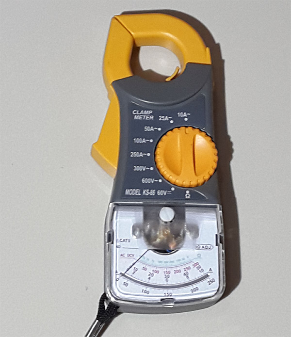 Mengenal cara mengukur arus listrik dengan Tang Ampere (clamp meter)