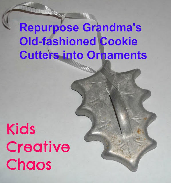Old-fashioned cookie cutters make awesome Christmas Tree ornaments.