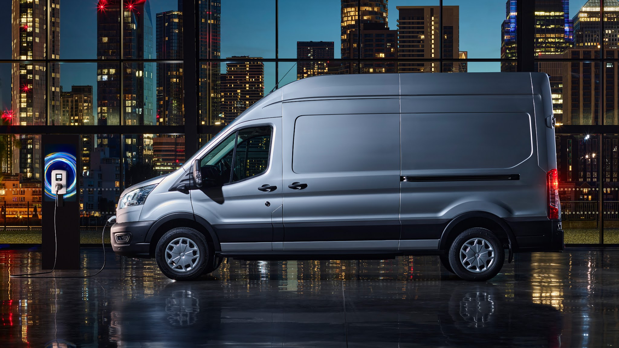 Ford Tourneo Custom Debuts With Diesel, PHEV, And Full Electric