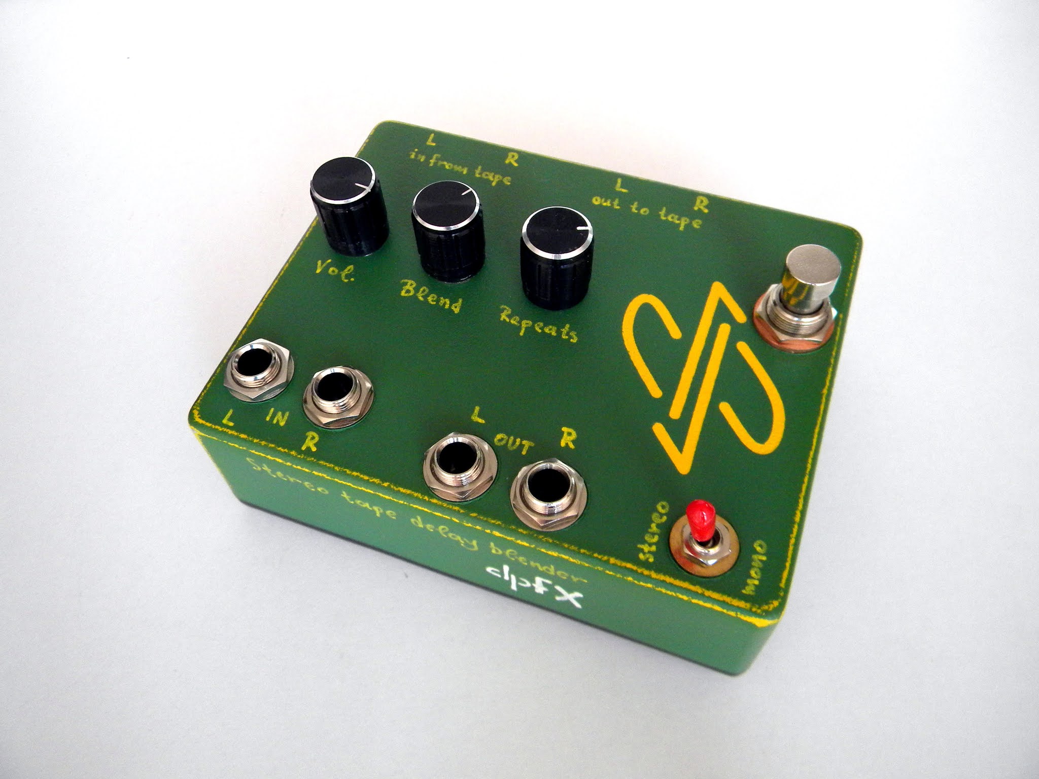 Blender for Custom tape delays, stereo dpFX Pedals