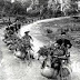 Xe đạp thồ qua tay đội quân nhà nghề VN khiến quân địch phải chịu chết