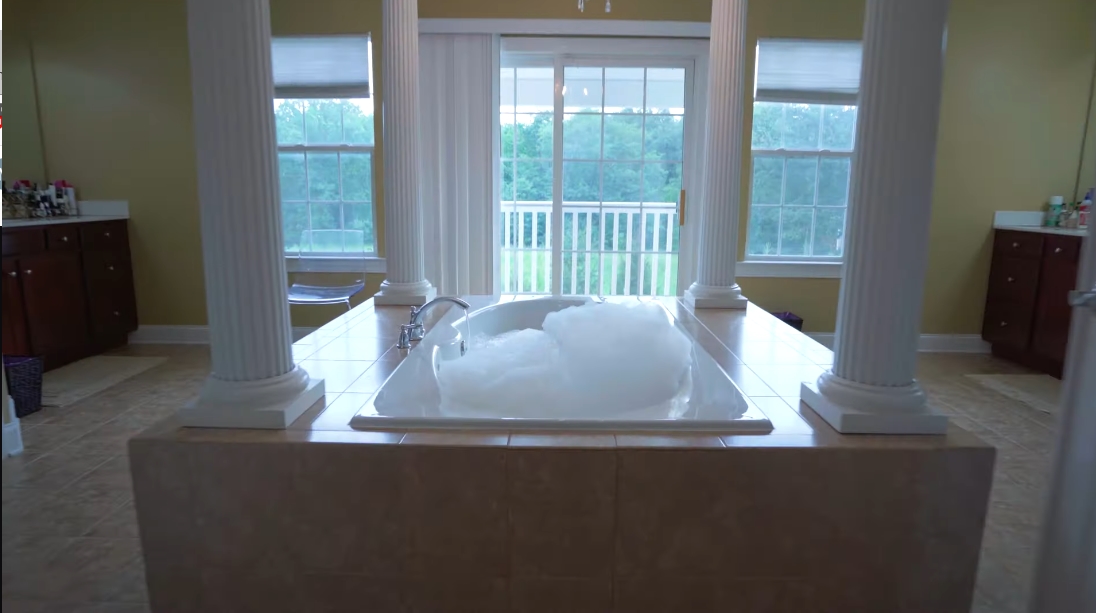 30 Photos vs. 123 Church Ln, East Brunswick, NJ Interior Design Luxury Home Tour