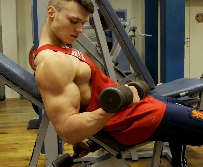 sexy-gym-teen-hunk-lifting-weights-big-biceps