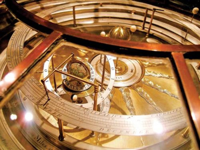 Армиллярная сфера — астрономический инструмент, употреблявшийся для определения экваториальных или эклиптических координат небесных светил. 