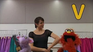 Murray and Ovejita Sesame Street sponsors letter V, Sesame Street Episode 4404 Latino Festival season 44