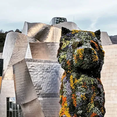 Things to see in Bilbao: The Puppy outside the Guggenheim Bilbao