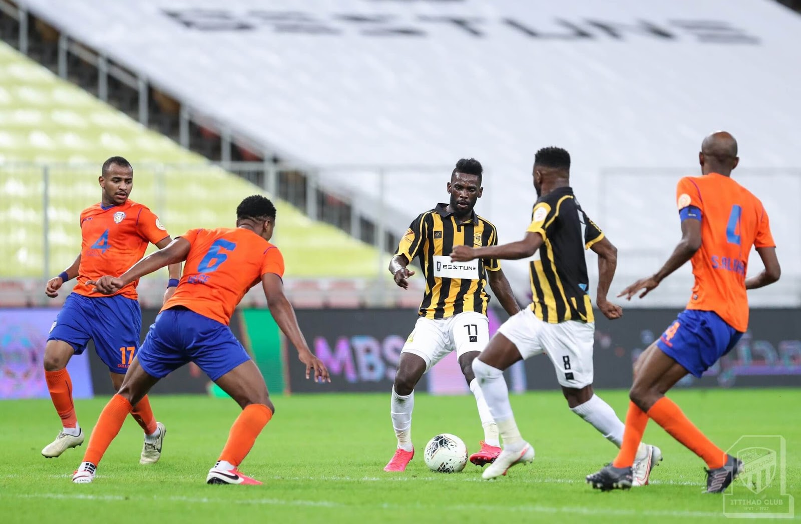 ملخص واهداف مباراة الاتحاد والفيحاء 4 1 الدوري السعودي