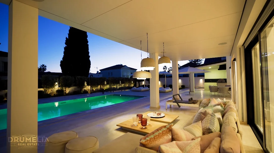 43 Interior Design Photos vs. Tour Casablanca, Marbella Luxury Modern Villa