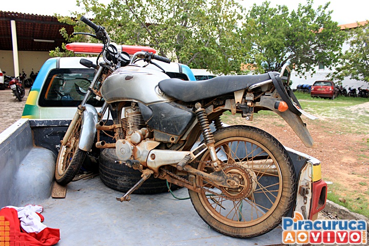 Polícia Militar prende elementos poucos minutos após furto de moto  - Imagem 3