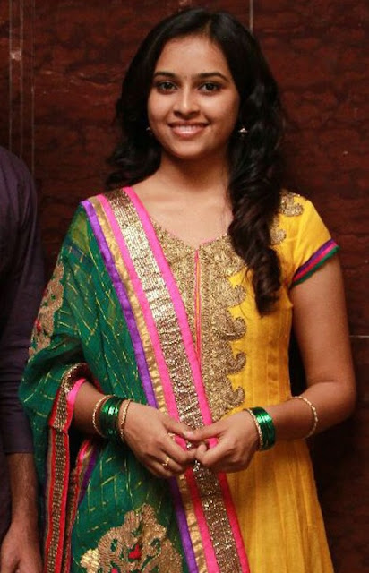 Cute Actress Sri Divya Latest Smiling Pics Actress Trend